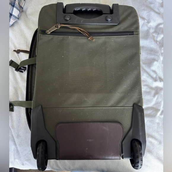 Filson Ballistic Nylon Dryden 2 Wheel rolling carry on suitcase in Otter Green - Picture 3 of 3